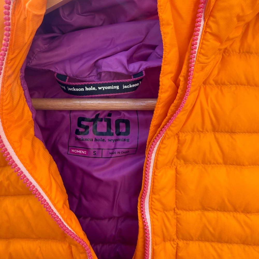 Stio Women’s Small Pinion Down Pullover - Vibrant Orange and Purple Jacket - Picture 2 of 8
